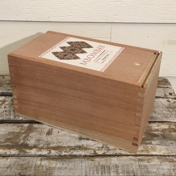 🧳3/$20🧳 MBOMBAY WOOD CIGAR BOX - Picture 3 of 6